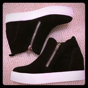 BNWT Wedge Zipper Platform Sneakers
